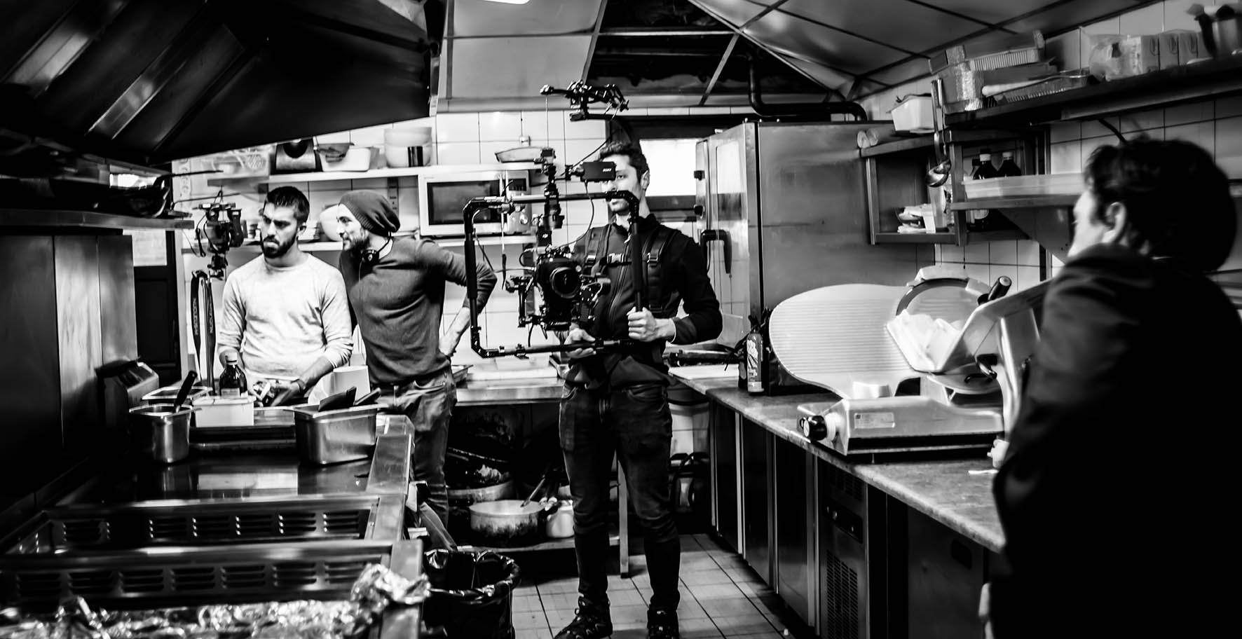 Plateau de tournage dirigé par David Kadoche O'Sullivan